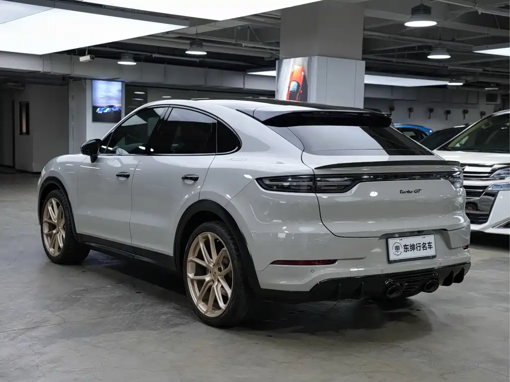 Porsche Cayenne 2022