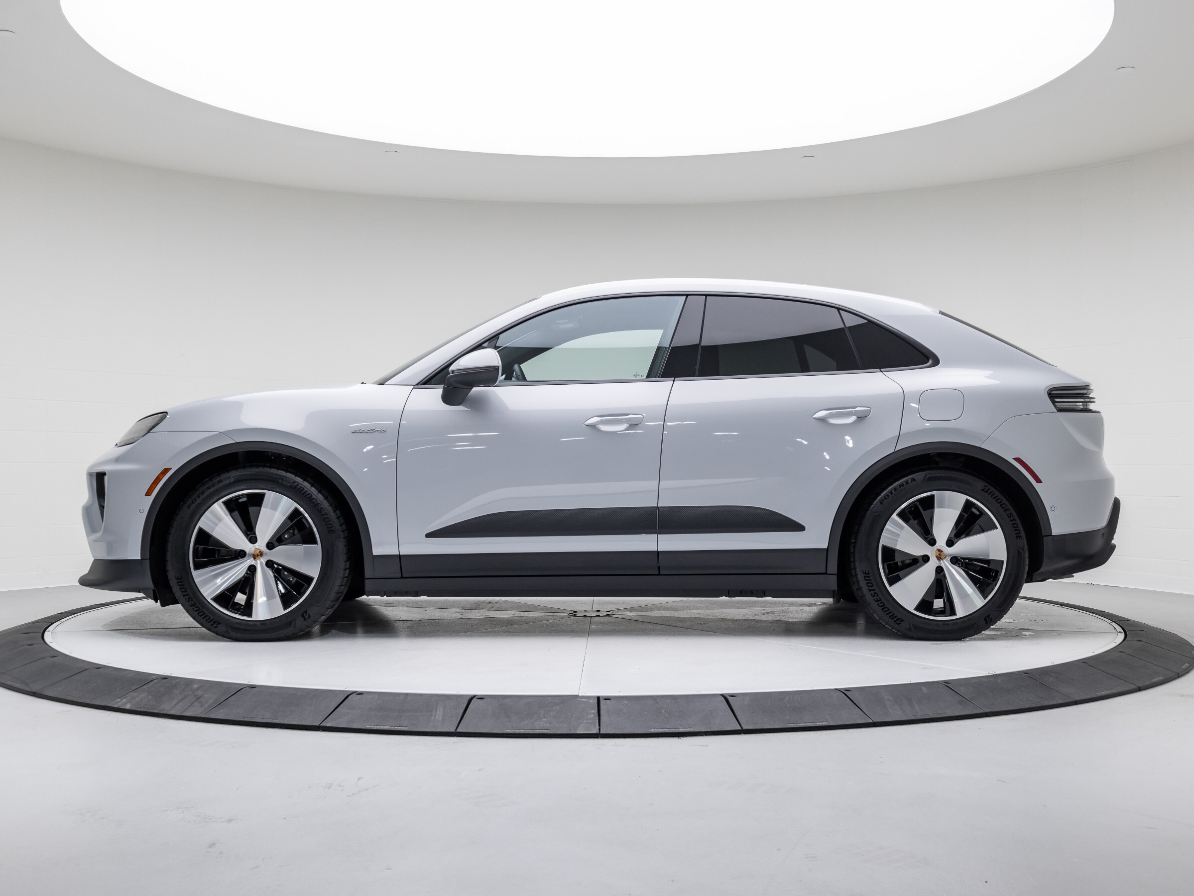 Porsche Macan 2024