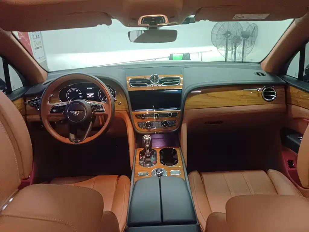 Bentley Bentayga 2021
