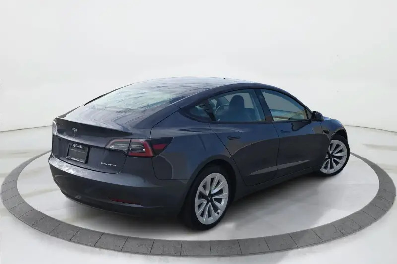 Tesla Model 3 2022