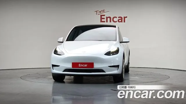 Tesla Model Y 2024