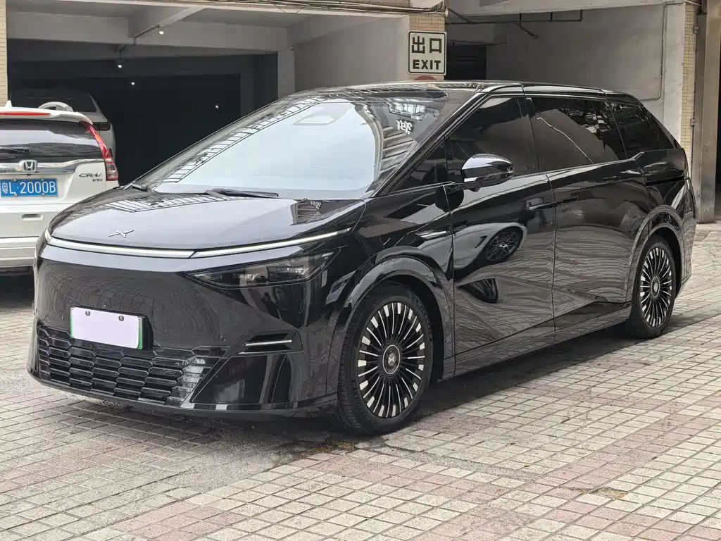 Xpeng X9 2025
