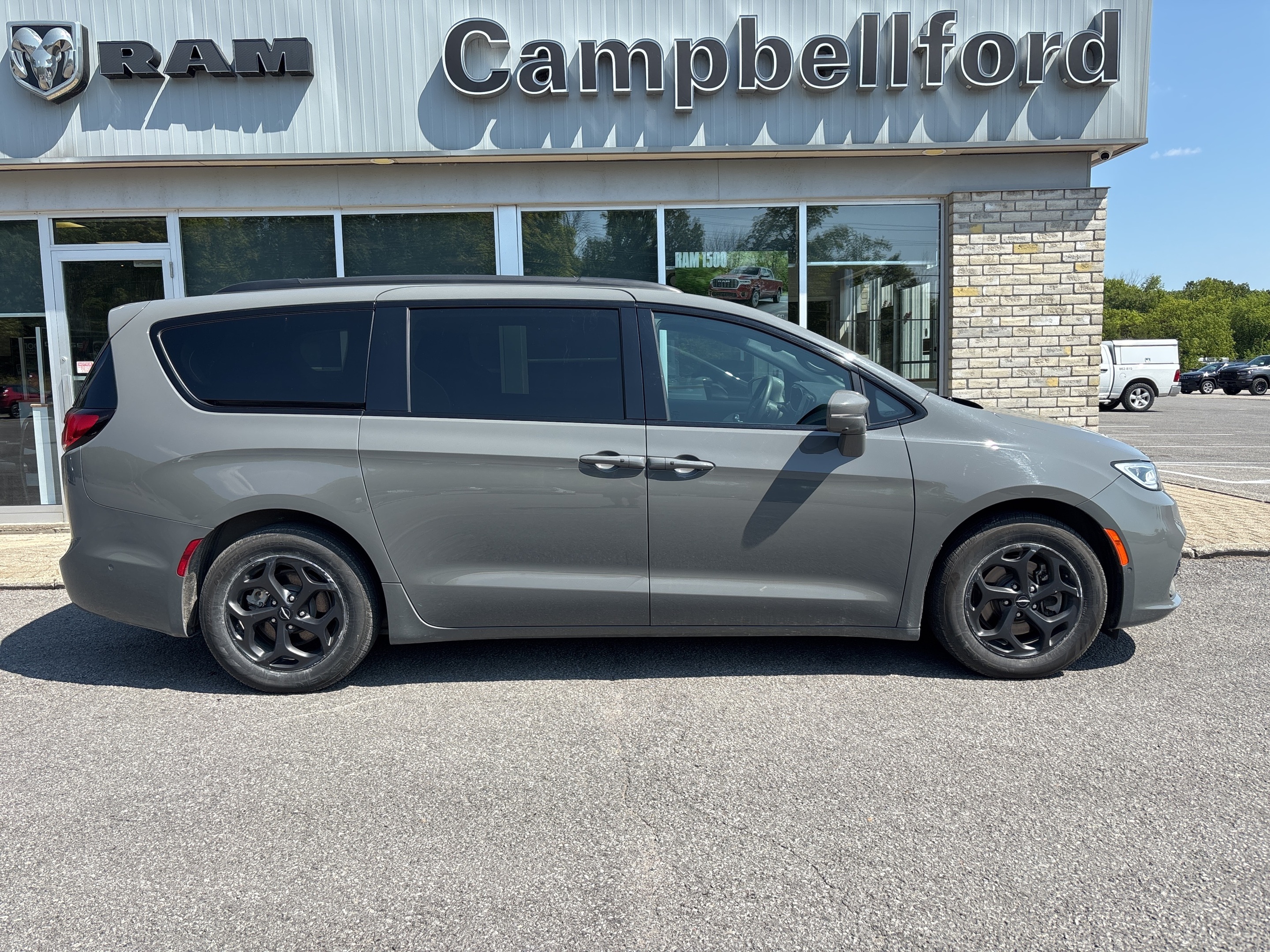 Chrysler Pacifica 2022