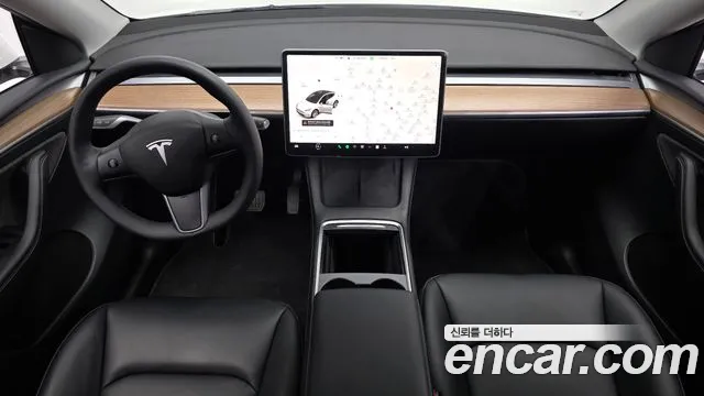 Tesla Model Y 2024