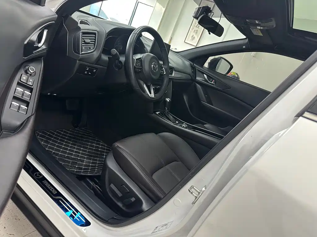 Mazda CX-4 2023