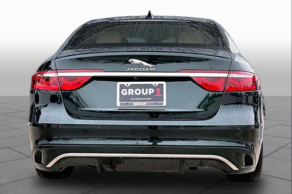 Jaguar XF 2024
