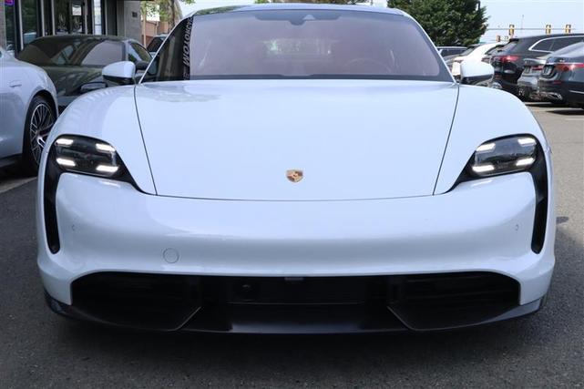 Porsche Taycan 2021