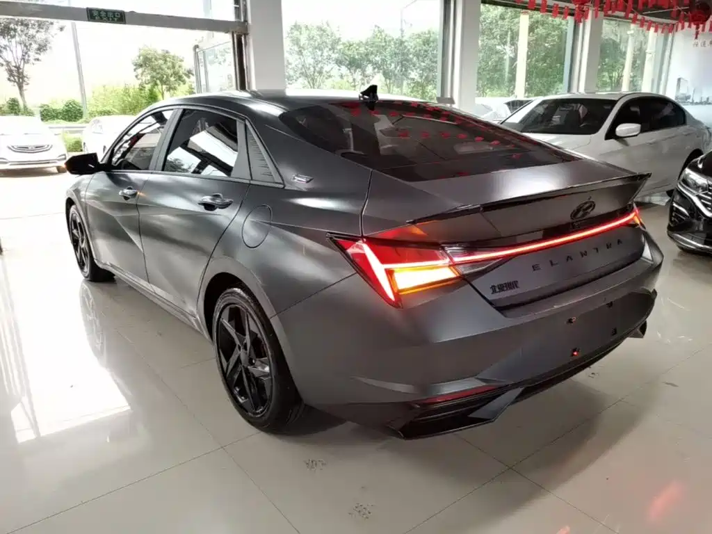 Hyundai Elantra 2022