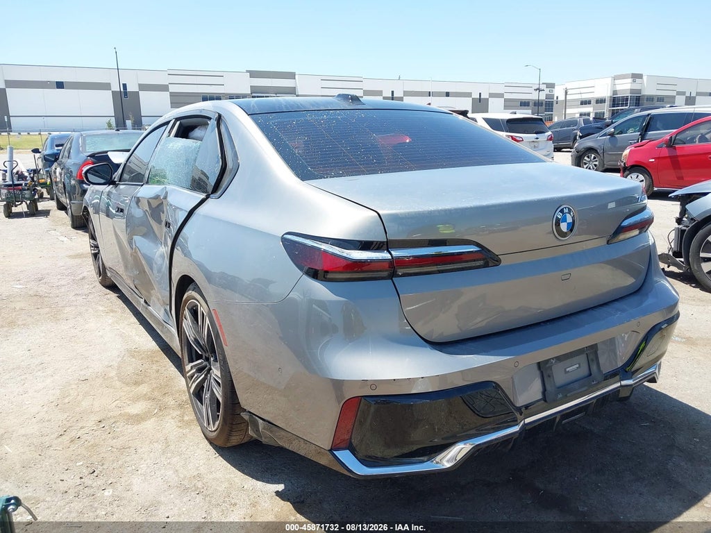 BMW 740 2023