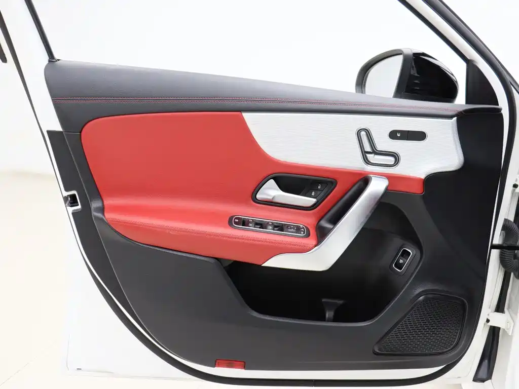 Mercedes-Benz A-Класс 2023