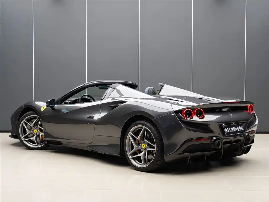 Ferrari F8 2023