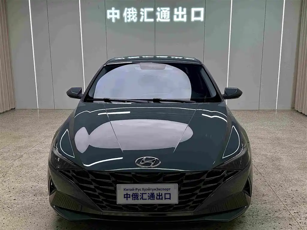 Hyundai Elantra 2022