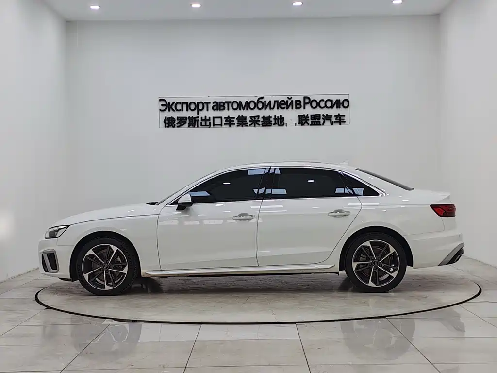 Audi A4 2023
