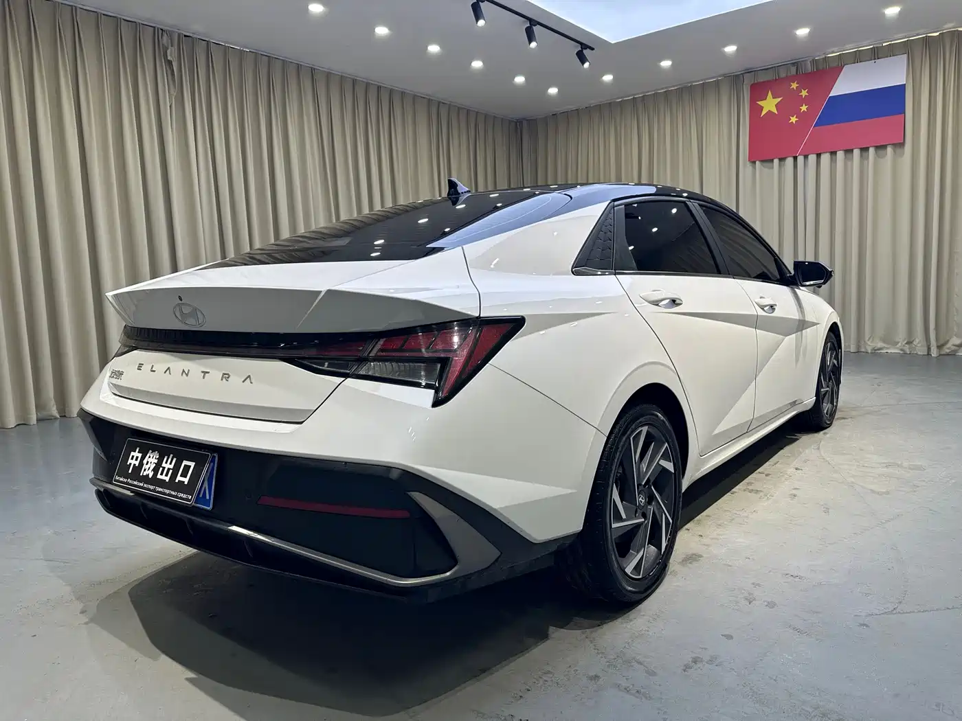 Hyundai Elantra 2023