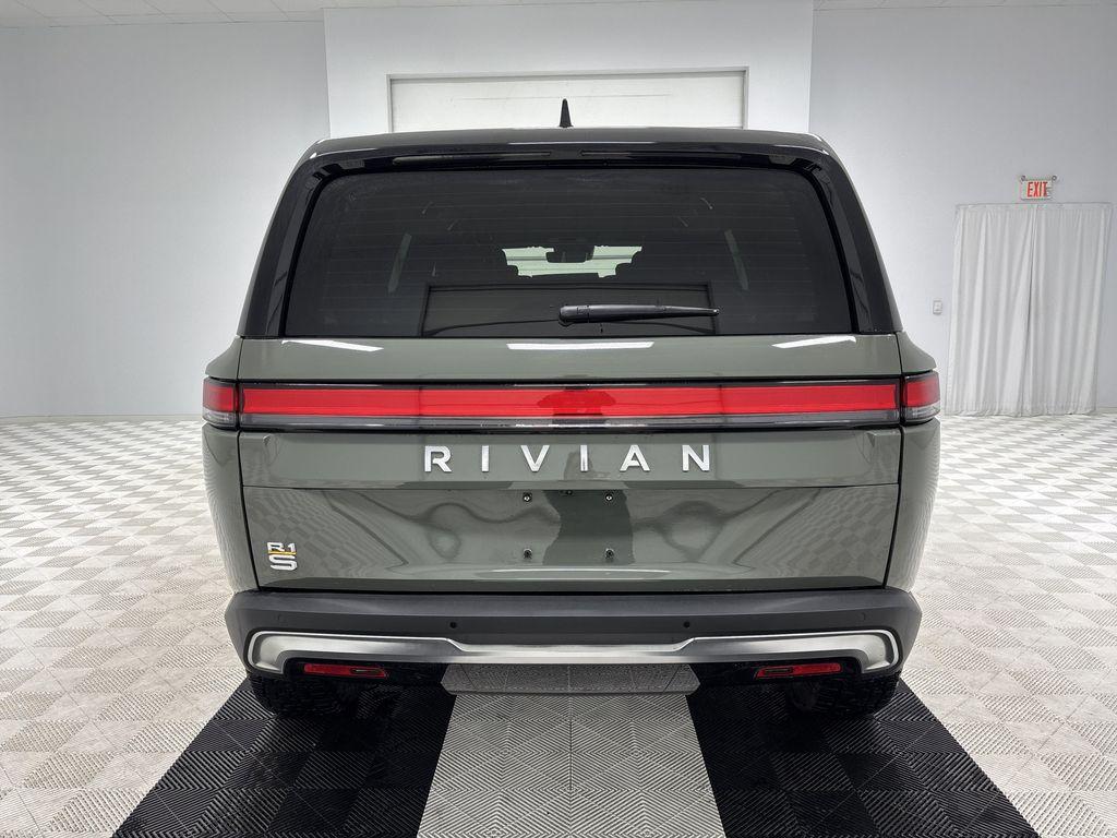 Rivian R1S 2022