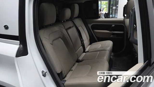 Land Rover Defender 2022