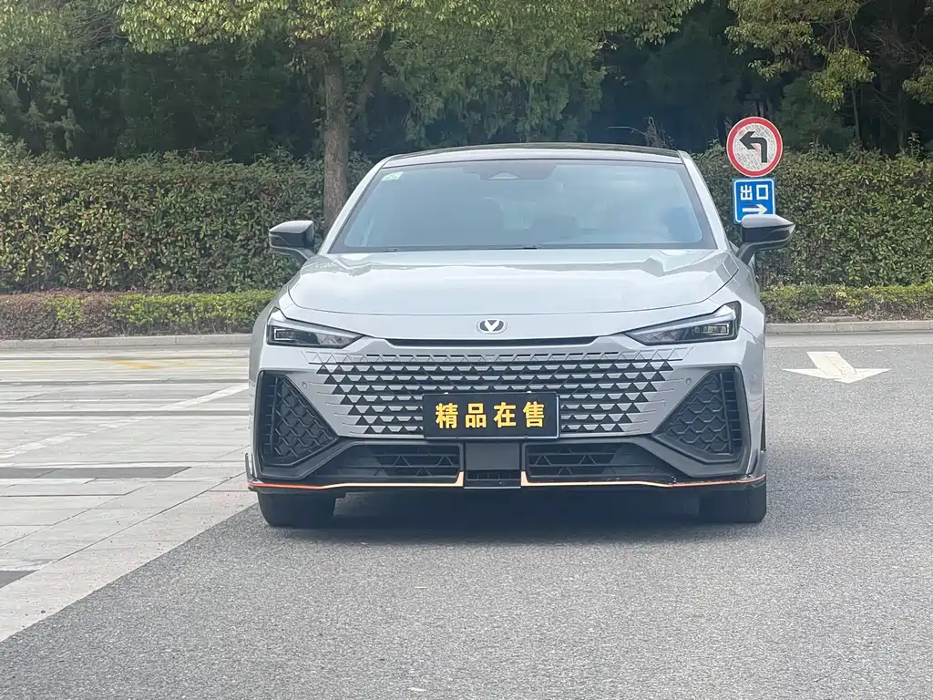 Changan UNI-V 2022