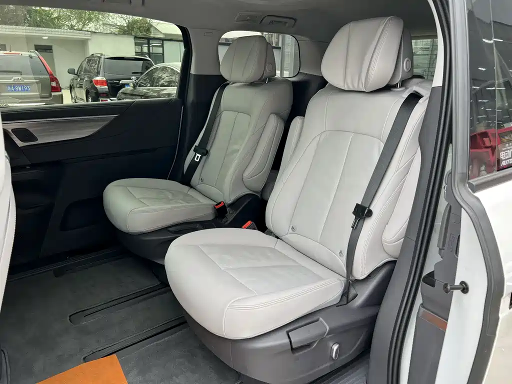 Buick GL8 2025