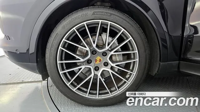 Porsche Cayenne 2021