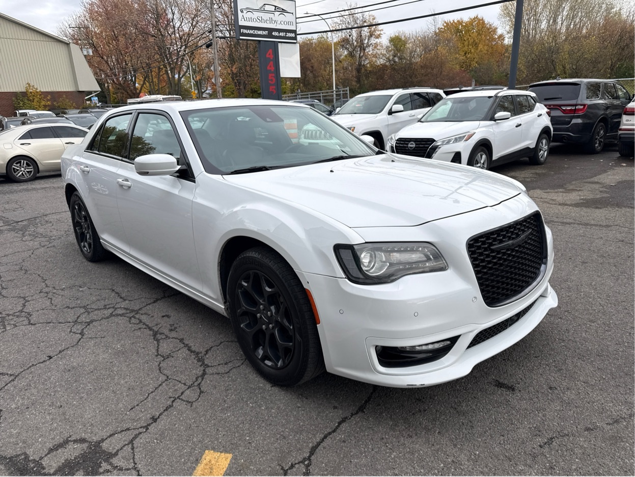 Chrysler 300 2023