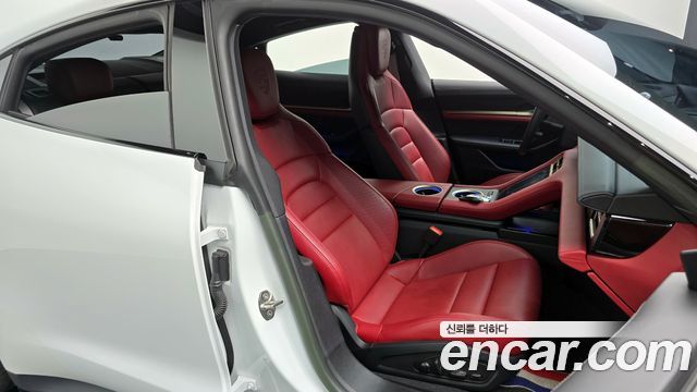 Porsche Taycan 2023
