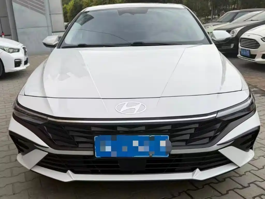 Hyundai Elantra 2023