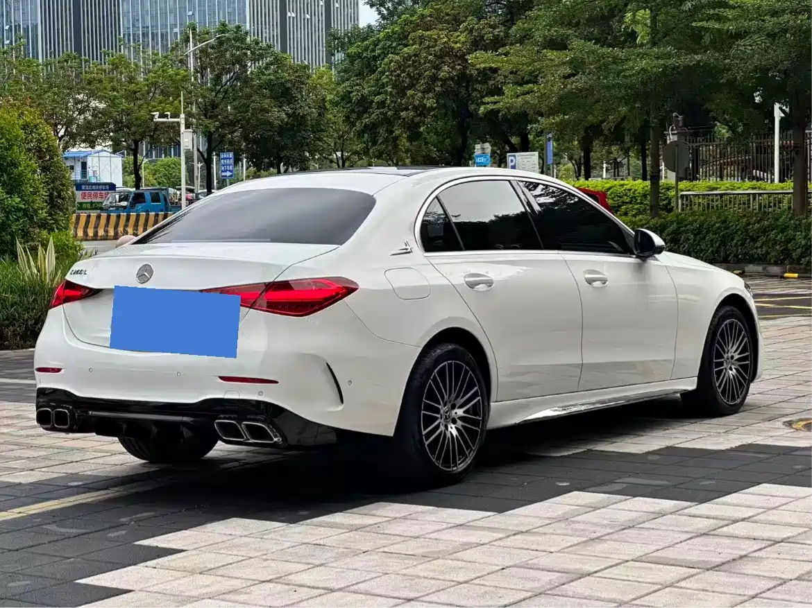 Mercedes-Benz C-Класс 2025