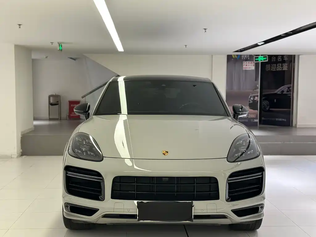 Porsche Cayenne 2022