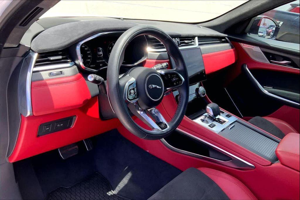 Jaguar F-Pace 2023