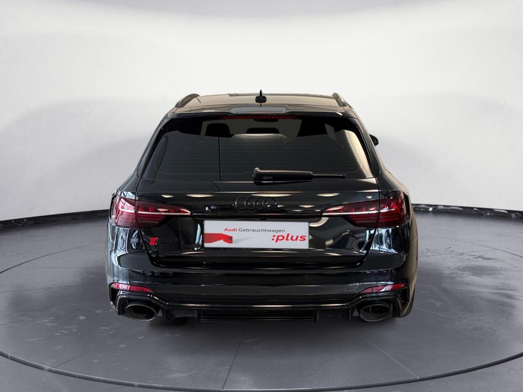 Audi RS4 2022
