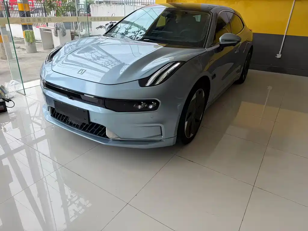 Zeekr 001 2023