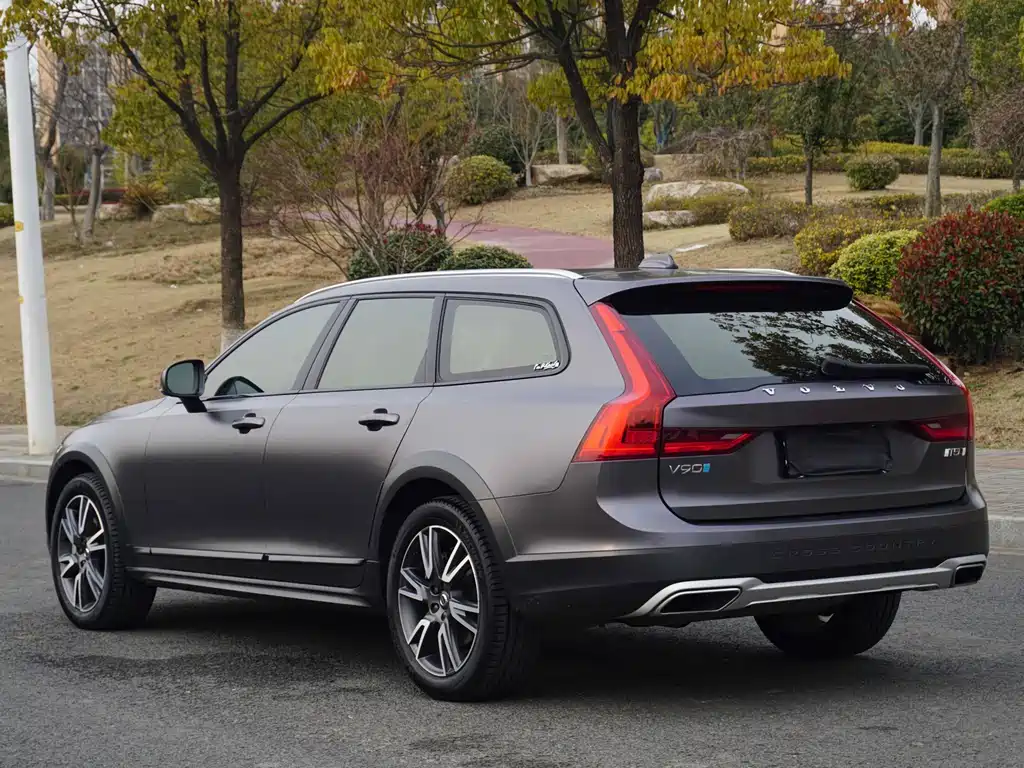 Volvo V90 2020