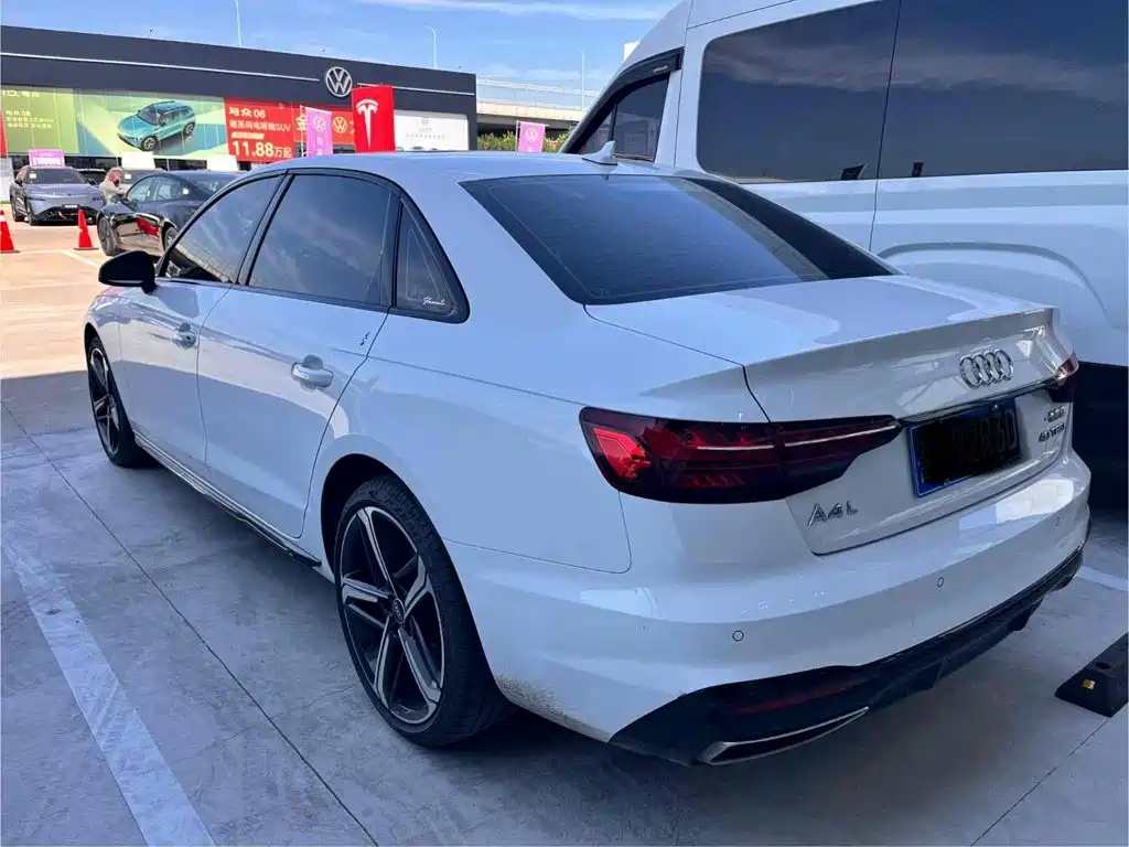 Audi A4 2024