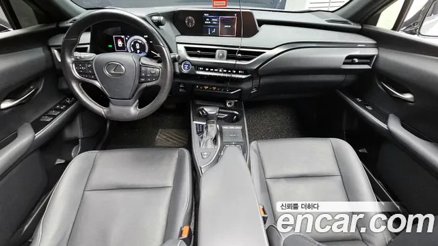 Lexus UX 2021