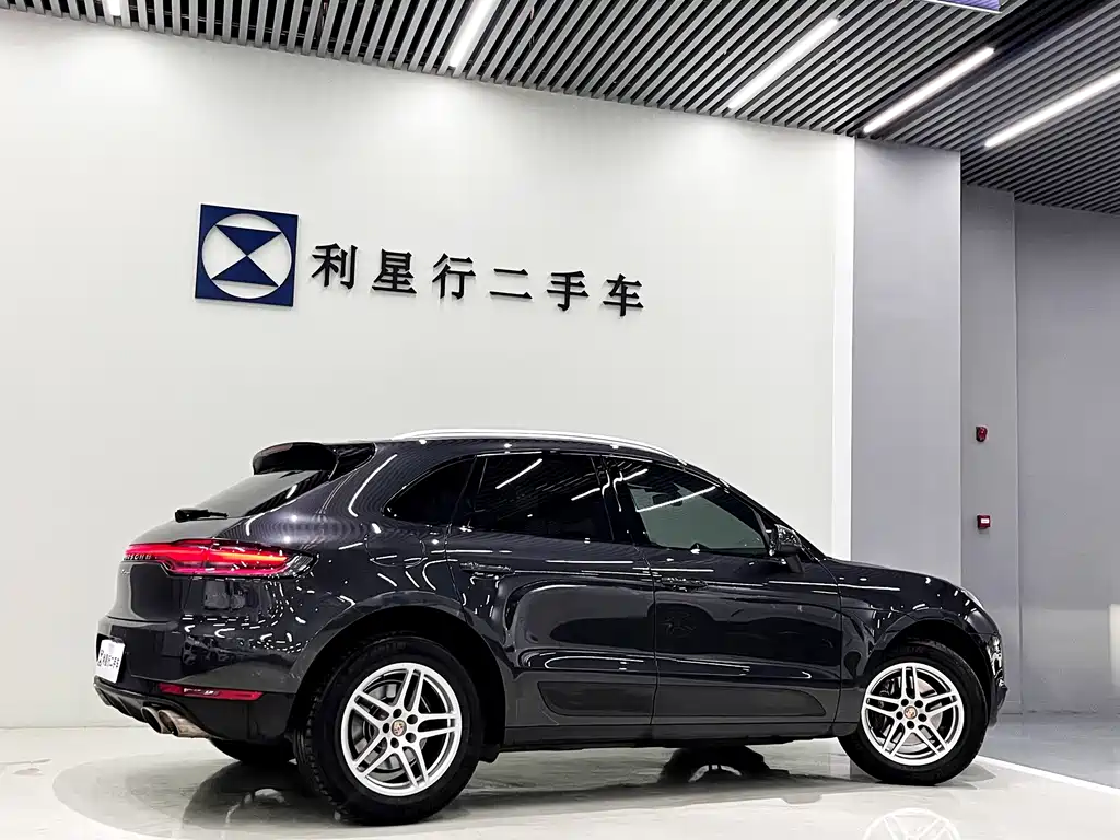 Porsche Macan 2021
