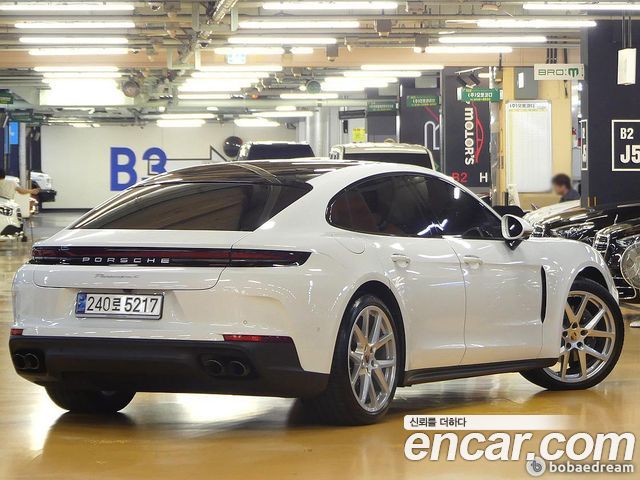 Porsche Panamera 2024