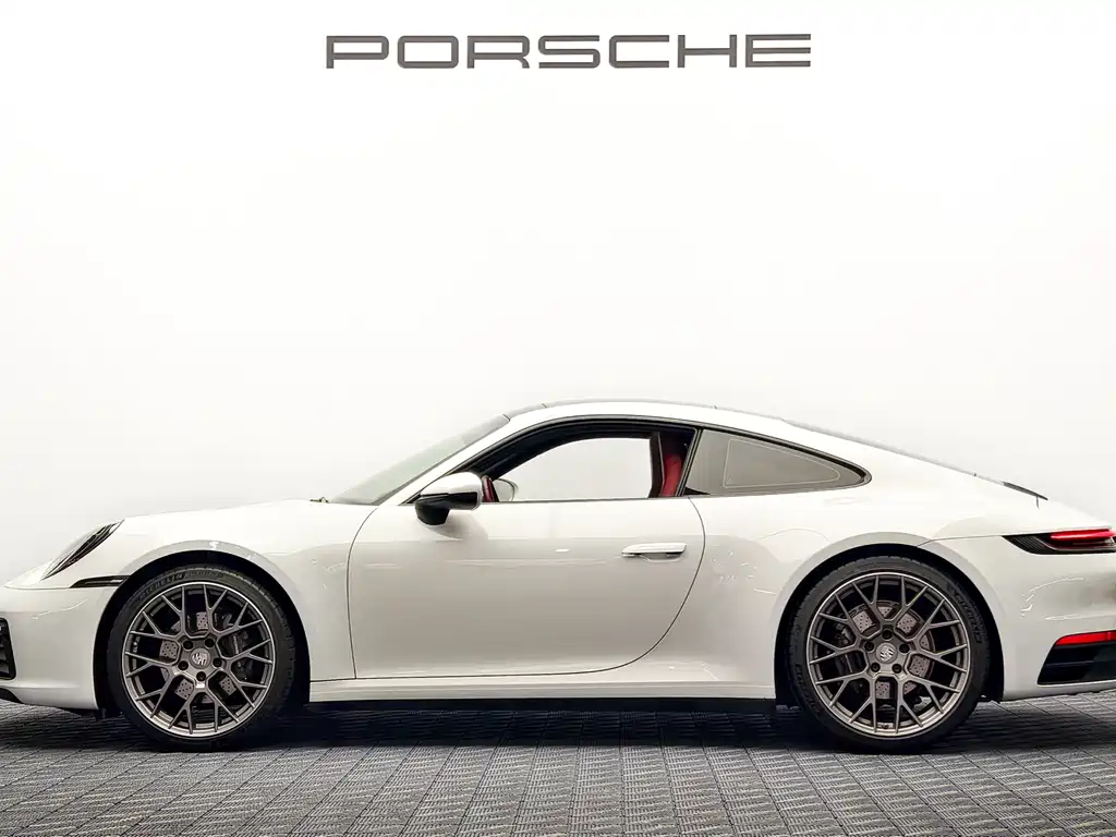 Porsche 911 2023