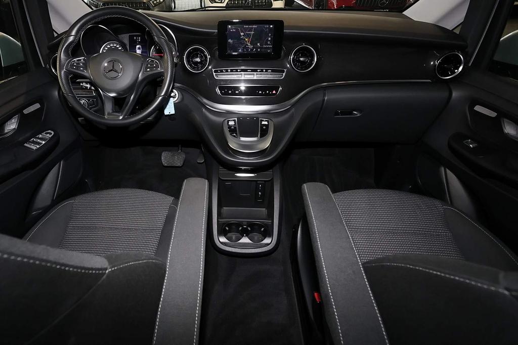 Mercedes-Benz V 300 2023