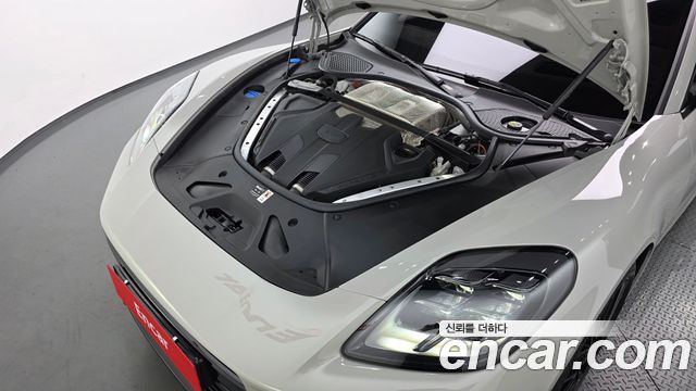 Porsche Panamera 2025