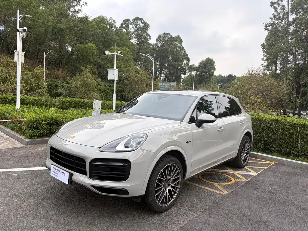 Porsche Cayenne 2023