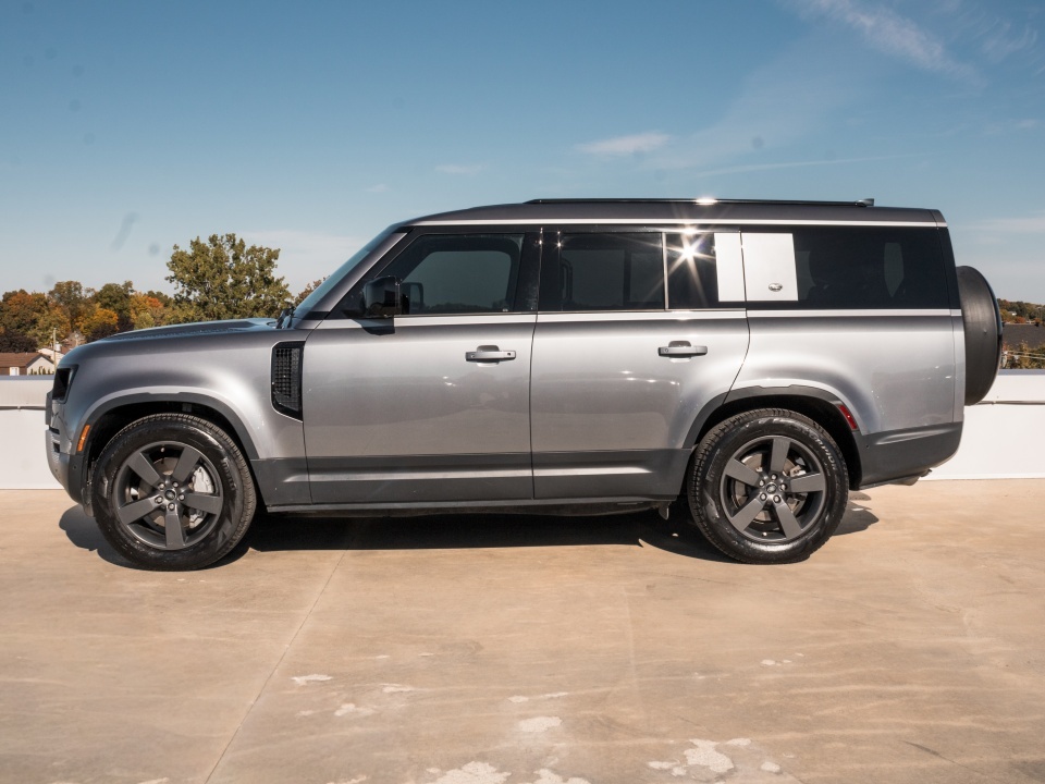 Land Rover Defender 2023