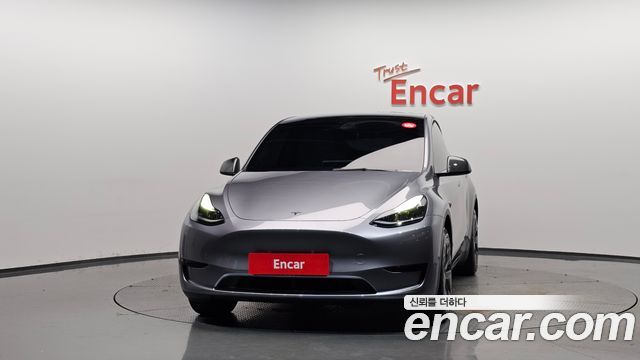 Tesla Model Y 2025
