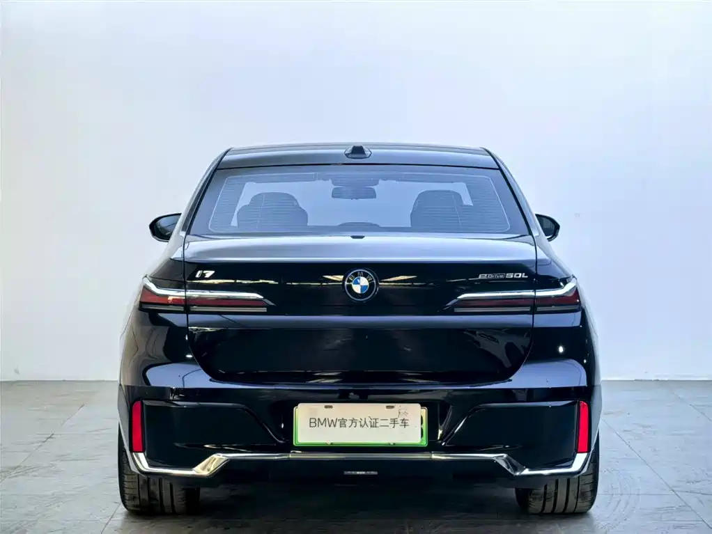 BMW i7 2024