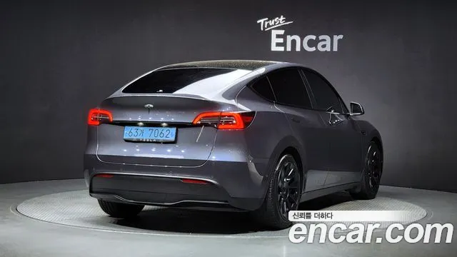 Tesla Model Y 2021