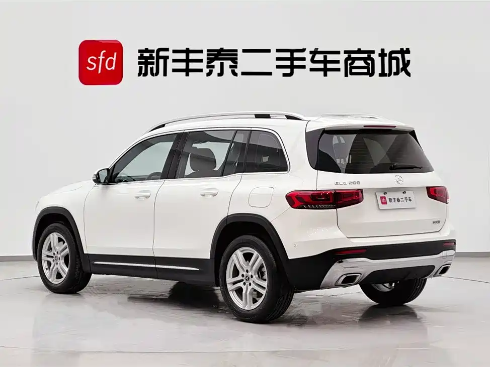Mercedes-Benz GLB 2023