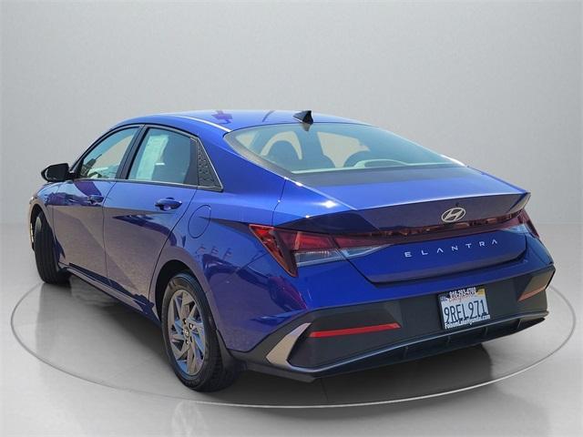 Hyundai Elantra 2024