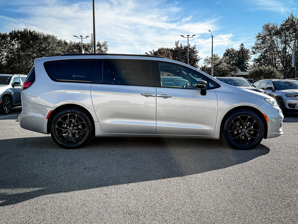 Chrysler Pacifica 2024
