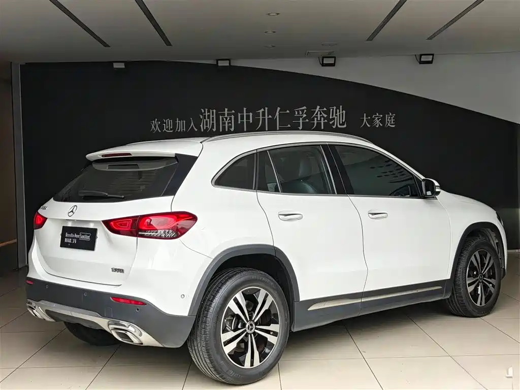 Mercedes-Benz GLA 2023