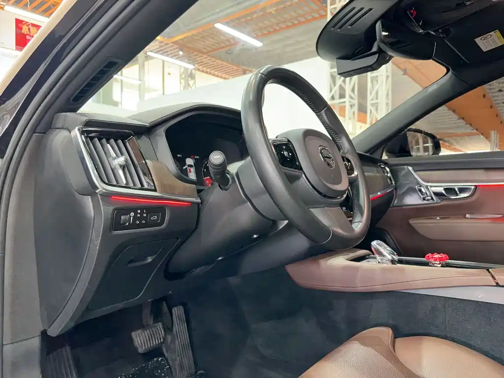 Volvo S90 2021