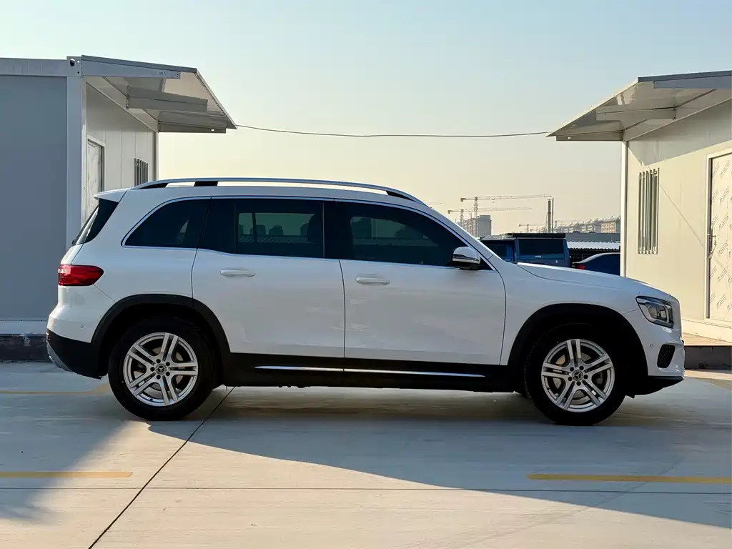 Mercedes-Benz GLB 2021